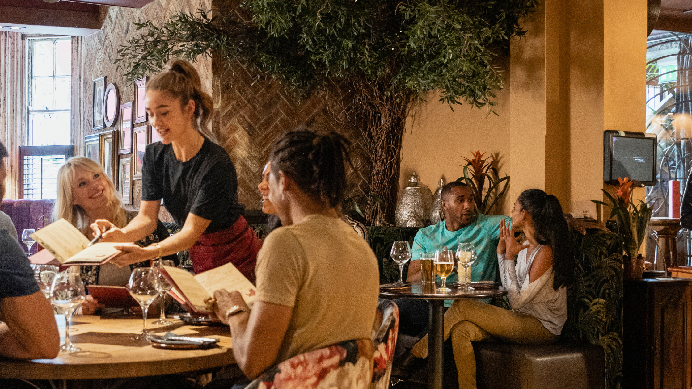 healthy dining out restaurant people ordering